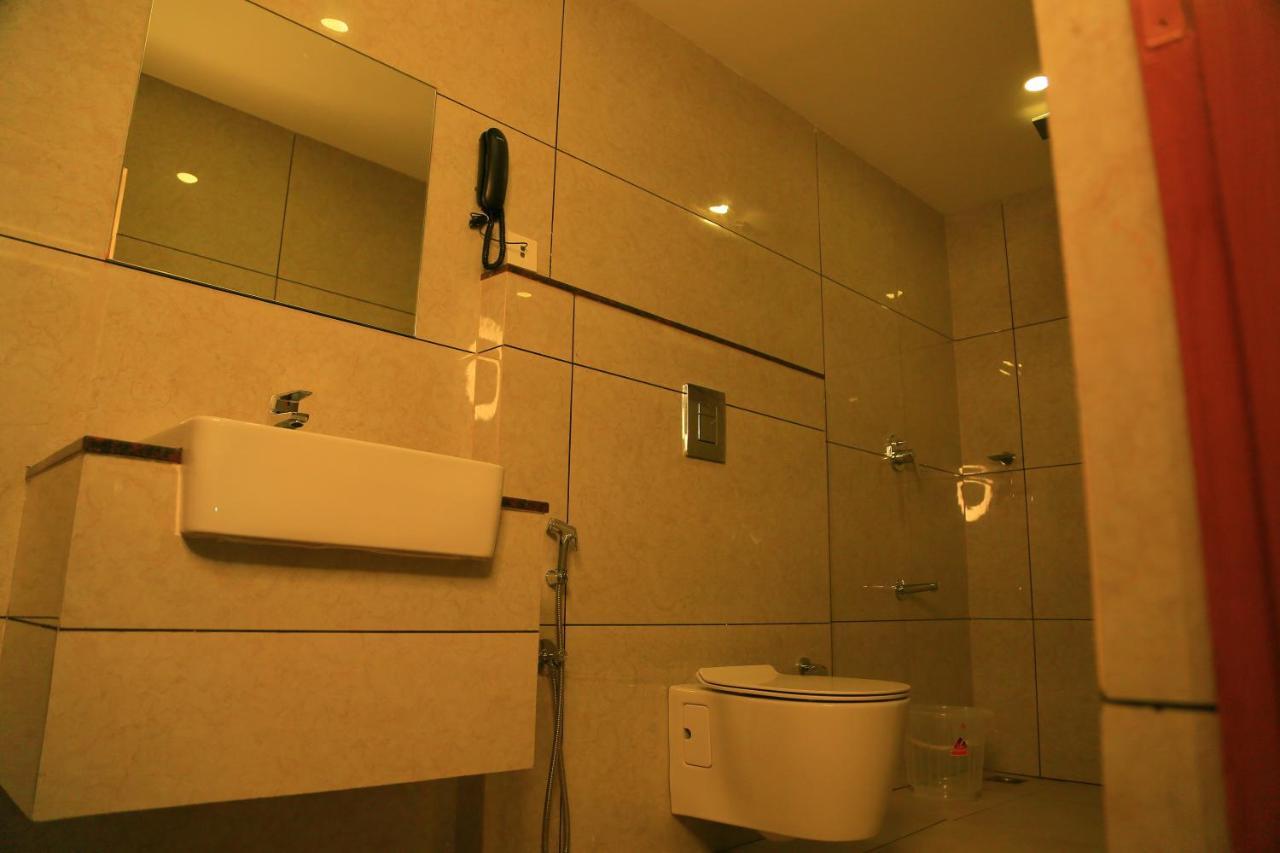 Hotel Victoria International Kattappana Zewnętrze zdjęcie
