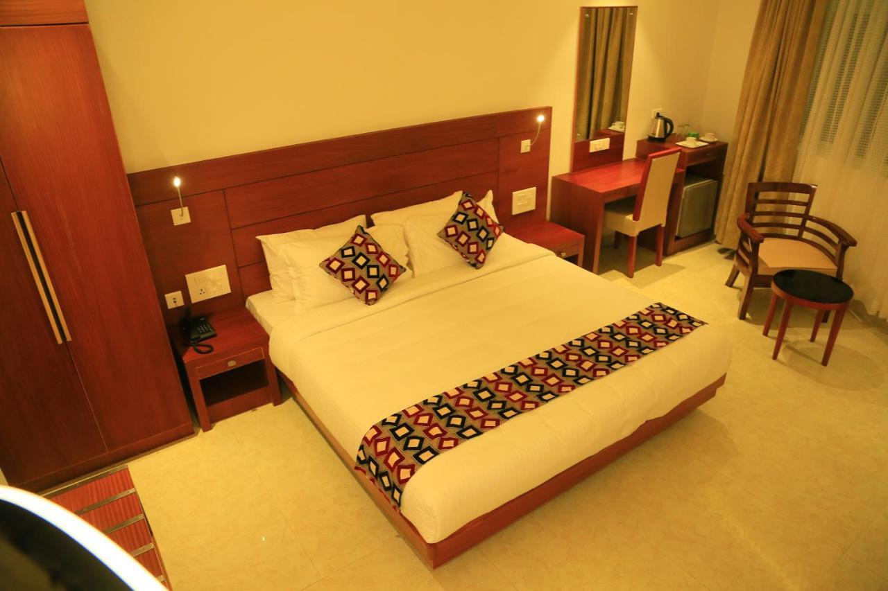 Hotel Victoria International Kattappana Zewnętrze zdjęcie