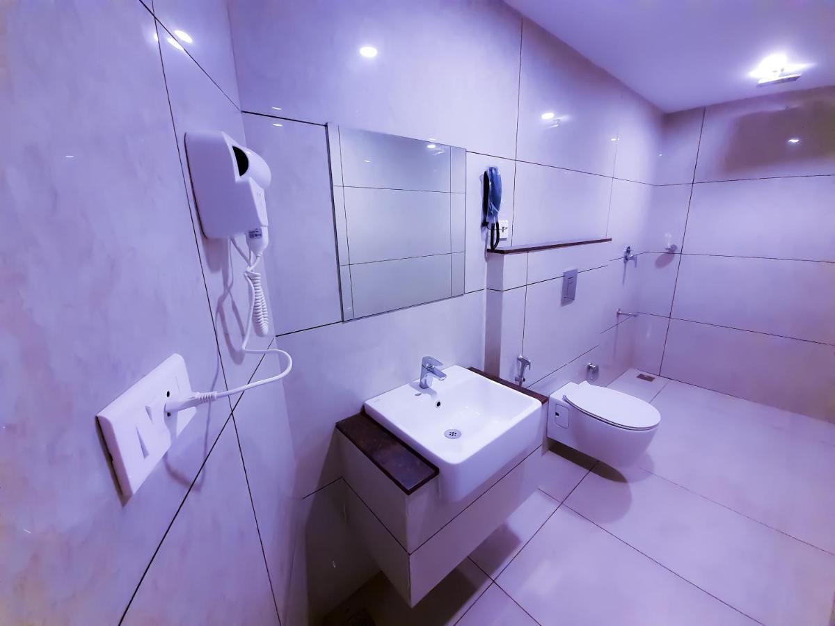 Hotel Victoria International Kattappana Zewnętrze zdjęcie