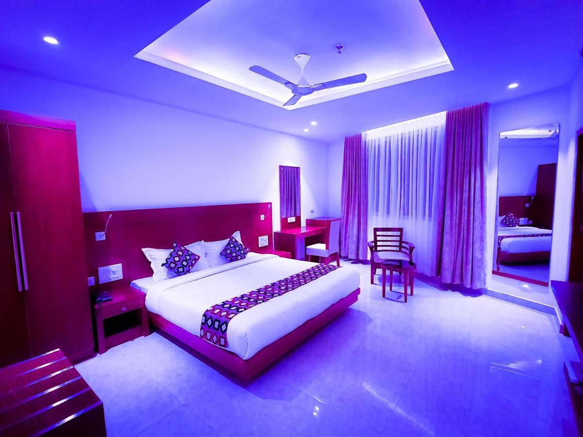 Hotel Victoria International Kattappana Zewnętrze zdjęcie