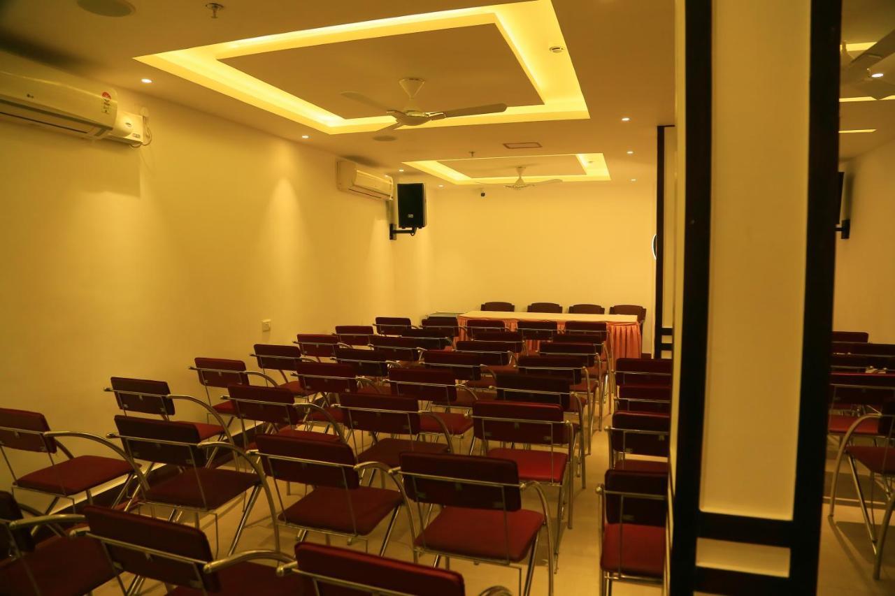 Hotel Victoria International Kattappana Zewnętrze zdjęcie